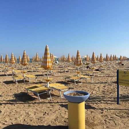 App. Marcopolo - 100Mt Dal Mare Lägenhet Lido di Jesolo Exteriör bild